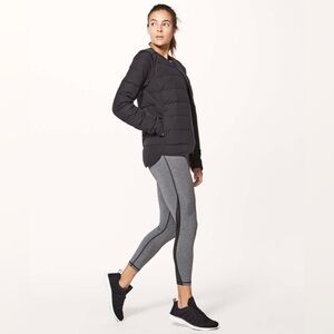 Lululemon Just Enough Puff 800 Fill Power Down Jacket in Black Size 6